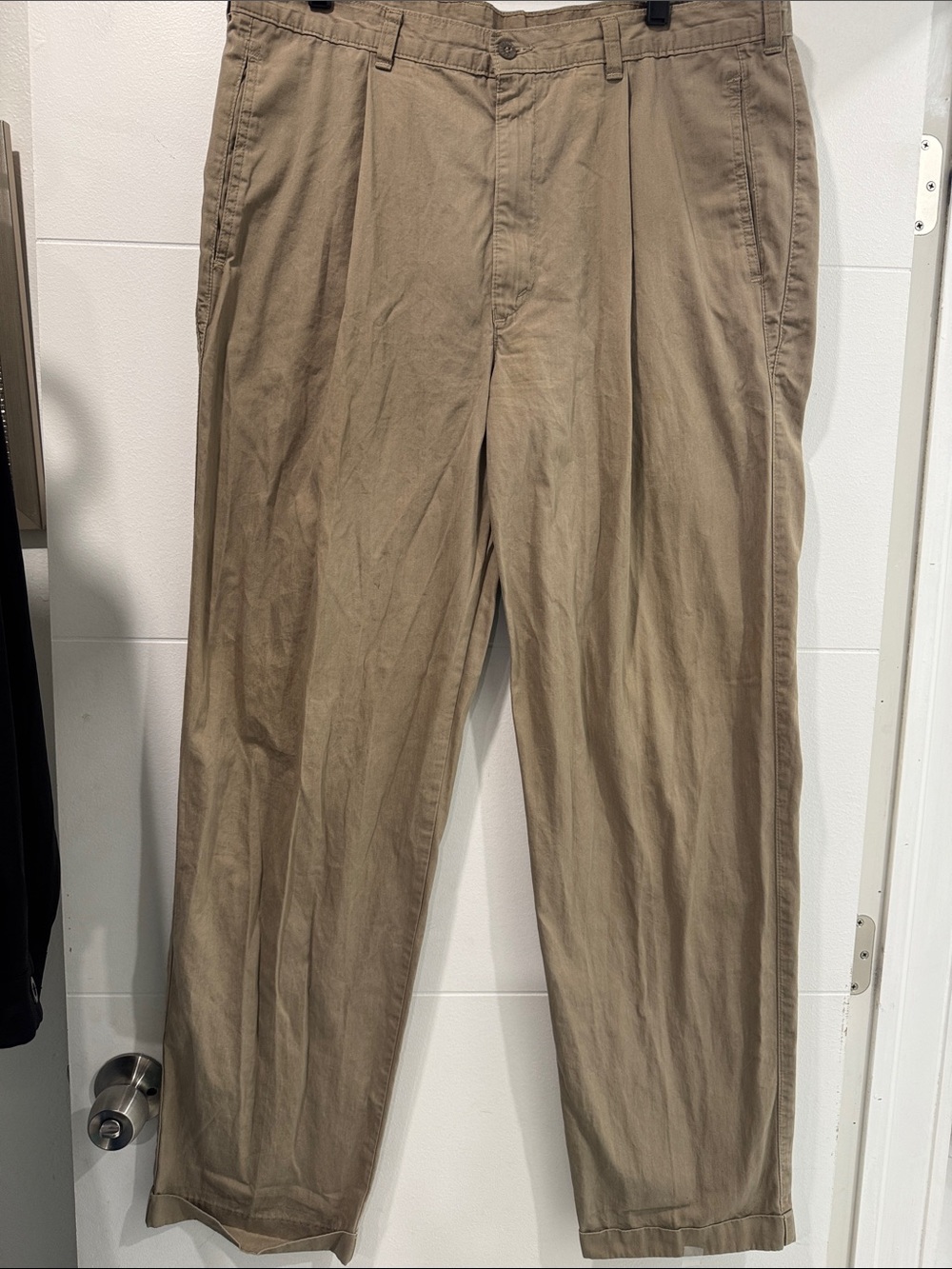 Dockers Pleated Chino Pants Mens 38x34 Tan Good Cotton Straight Leg Cuffed USA